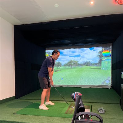 Rodeo Plaza Screen Golf