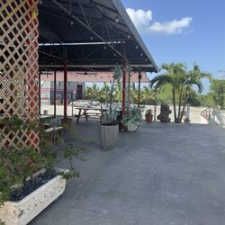 Don Wuicho Cafe - Patio