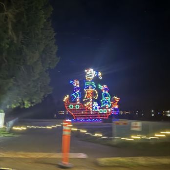 Fantasy Lights Spanaway Lake - Parks Near Me - Tacoma, Washington