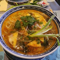 Thiên Long - Bun Bo Hue w/ tofu