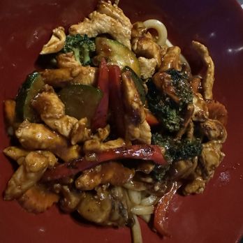 Bento Asian Kitchen + Sushi - Veggie stir fry with chicken and udon - Asian Fusion Near Me - Orlando, Florida