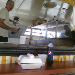 Cafeteria La Fama - Order inside then come grab your food and pay at the counter