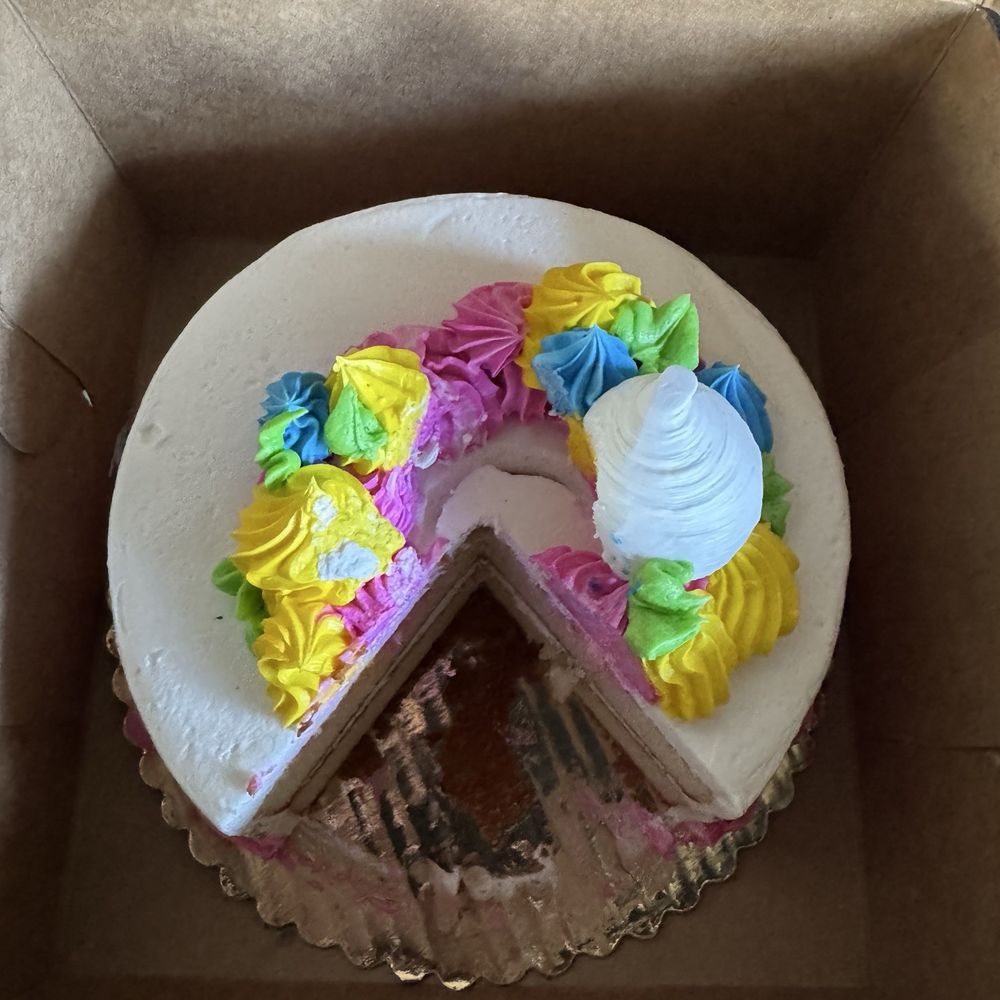 After tasting this nasty cake and tossed into the trash just as pictured smh After tasting this nasty cake and tossed into the trash just as pictured smh