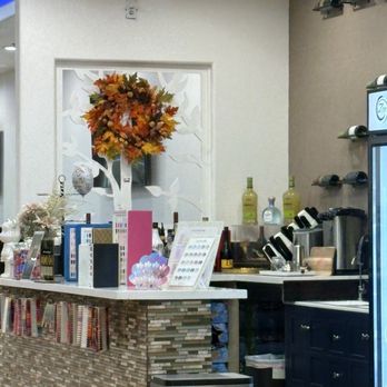 Levon Nail Lounge - Bar - Nail Salons Near Me - Upland, California