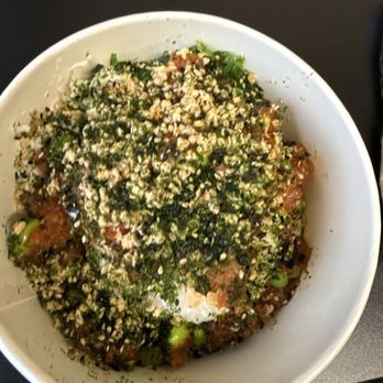 Tapoke - 2scoops Spicy tuna, white rice, edamame, seaweed salad, spicy crab, ponzu sauce, sesame oil, furikake, and garlic chips. - Poke Near Me - Downey, California Tapoke - 2scoops Spicy tuna, white rice, edamame, seaweed salad, spicy crab, ponzu sauce, sesame oil, furikake, and garlic chips. - Poke Near Me - Downey, California