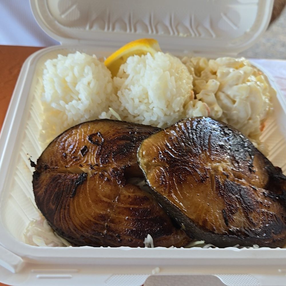 New Town Cafe - Big portion of butterfish, cheap, like $15 - Cafes Near Me - Aiea, Hawaii