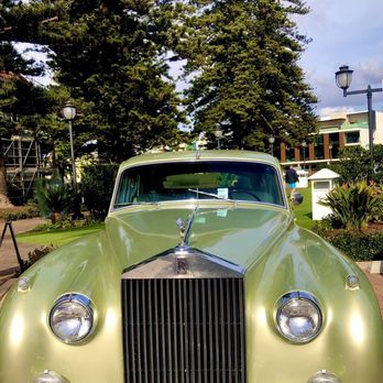 Hotel del Coronado, Curio Collection by Hilton - Vintage Rolls Royce ...it's Santa's and he's vacationing at the Hotel Del after all the Xmas work - Coronado, CA