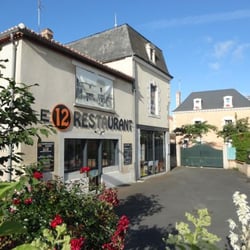 Le 12 Restaurant - Le 12 restaurant donnant sur la rue à Airvault www.le12restaurant.fr