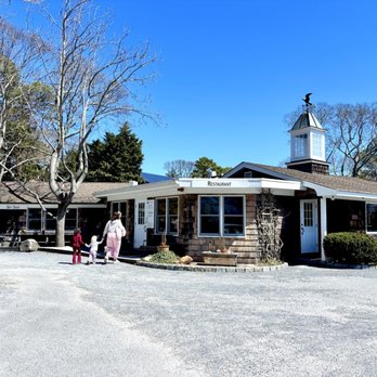 The Hampton Maid - Entrance - Hotels Near Me - Hampton Bays, New York