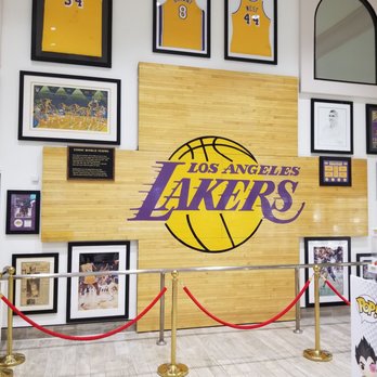 EddieWorld - Lakers wall. - Service Stations Near Me - Yermo, California