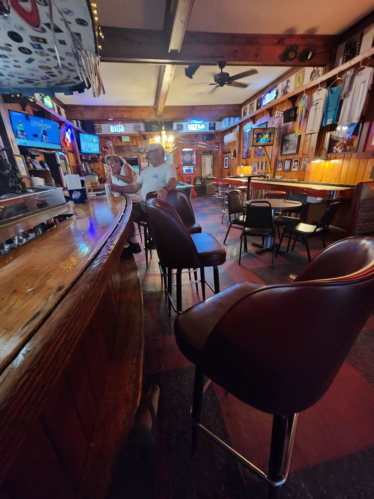 20 MAIN TAVERN Updated August 2024 11 Photos 2522 State Rt 9N, Au Sable Forks, New York