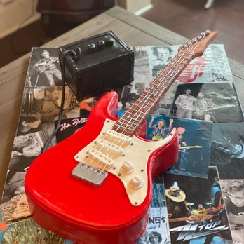Honestly Delicious - 3D Guitar Cake that plays music! - Cupcakes Near Me Honestly Delicious - 3D Guitar Cake that plays music! - Cupcakes Near Me