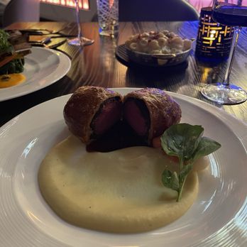 Gordon Ramsay Hell's Kitchen - Beef wellington - Steakhouses Near Me - Stateline, Nevada Gordon Ramsay Hell's Kitchen - Beef wellington - Steakhouses Near Me - Stateline, Nevada