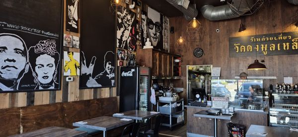 Watdongmoonlek Noodle by null