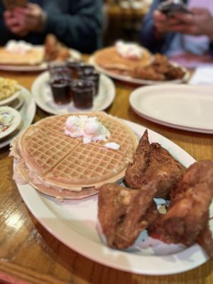 Roscoe's House of Chicken and Waffles by null