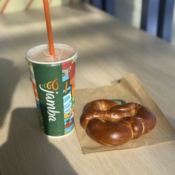 Jamba - Peach Perfection, apple Cinnamon pretzel