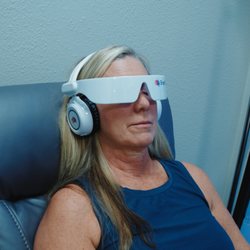 Ignite Medical Group - Our patient is relaxing with Brain Tap while receiving an IV Infusion.