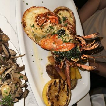 360 Restaurant - NOVA SCOTIA LOBSTER - Canadian (New) Near Me - Toronto, Ontario 360 Restaurant - NOVA SCOTIA LOBSTER - Canadian (New) Near Me - Toronto, Ontario