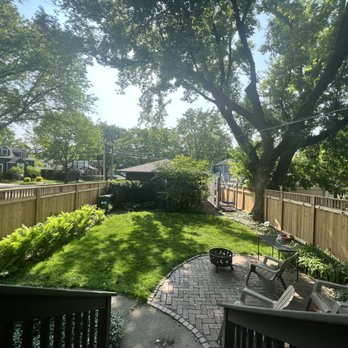 Flores Fence - 5' privacy traditional with 1' of spindle lattice top - Fences & Gates Near Me - Chicago, Illinois Flores Fence - 5' privacy traditional with 1' of spindle lattice top - Fences & Gates Near Me - Chicago, Illinois