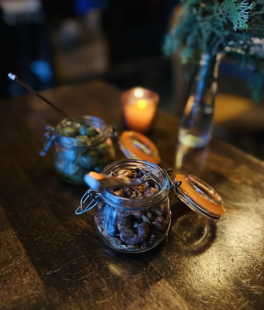 Social spots from Field Bar Bottle