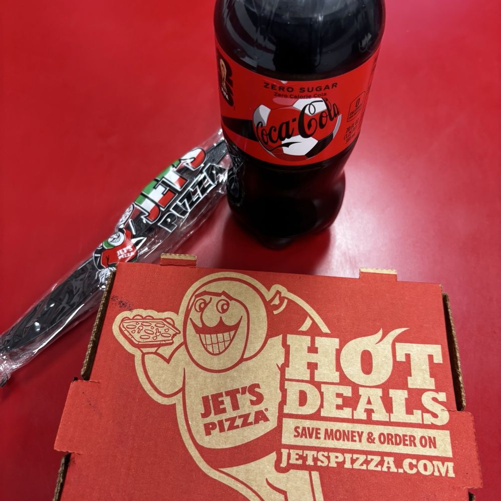 Jet's Pizza - Single slice of pepperoni and Coke Zero - Pizza Near Me - Jacksonville, Florida