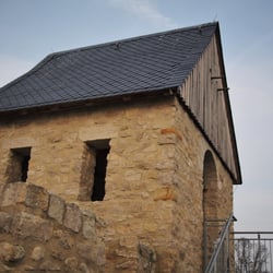 Kaiserpfalz Werla - Dort hinauf ....