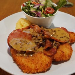 German Club - Jäger Schnitzel