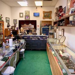 Sledge's Estate Jewelry - Interior