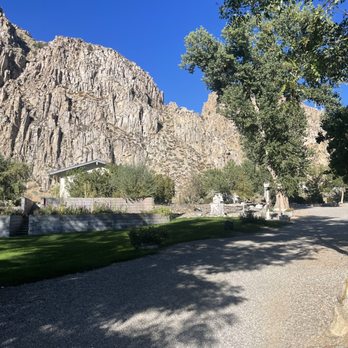 Meadowcliff Lodge & Coleville KOA - Another view of the beautifully maintained area. - RV Parks Near Me - Coleville, California Meadowcliff Lodge & Coleville KOA - Another view of the beautifully maintained area. - RV Parks Near Me - Coleville, California