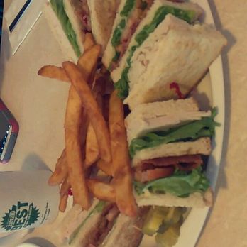 Vic's All Star Kitchen - American Near Me - Pleasanton, California Vic's All Star Kitchen - American Near Me - Pleasanton, California