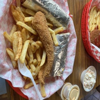 Sam's Southern Eatery - Catfish po 9. Fried Fish Po' Boy - Seafood Near Me - Waco, Texas