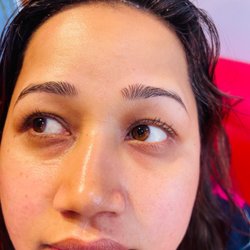 Brow Arch Threading & Lashes