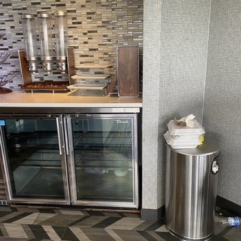 Sheraton Anchorage - Club lounge. No beverages or snacks of any kind. Beverage machines are not working. Trash piles. Crumbs everywhere. - Hotels Near Me - Anchorage, Alaska