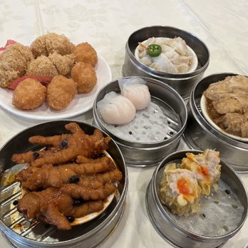 Seafood Cove 2 - Chicken feet, siu mai, hat gaw, steam tofu skin roll, beef trip, fried taro ball, and fried shrimp ball. - Dim Sum Near Me - Westminster, California