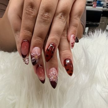 Lux Spa & Nails - Nail Art by Lynn - Nail Salons Near Me - Chula Vista, California Lux Spa & Nails - Nail Art by Lynn - Nail Salons Near Me - Chula Vista, California
