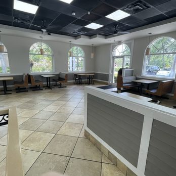 Pollo Tropical - Inside - lots of seating, very clean. - Latin American Near Me - Lake Park, Florida Pollo Tropical - Inside - lots of seating, very clean. - Latin American Near Me - Lake Park, Florida
