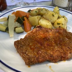 Le Betulle - Andalusian beef steak with good potatoes and veggies.