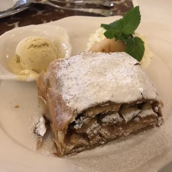Café Central - Apple strudel - Cafes Near Me - Vienna, 9 Café Central - Apple strudel - Cafes Near Me - Vienna, 9