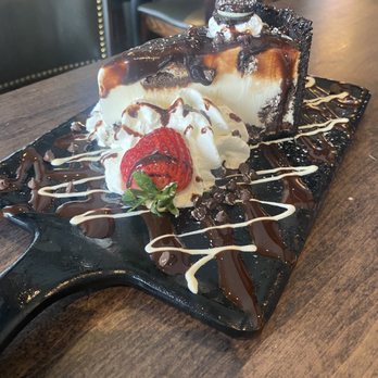 Drifters Kitchen and Bar - Oreo Ice Cream Cake - Cocktail Bars Near Me - Ridge, New York