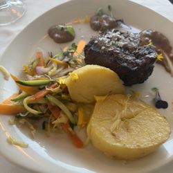 Albacara - Steak and potatoes with local veggies. Highly recommended!!