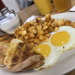 Arties Diner
