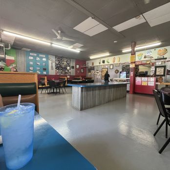 Furrbies - Dining area - Burgers Near Me - Amarillo, Texas