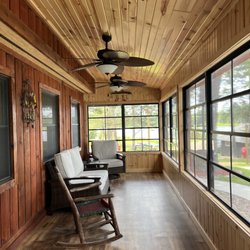 Evergreen Lodge - Lodge porch
