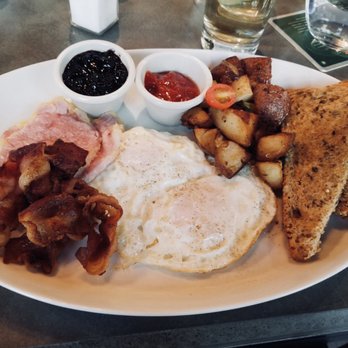 Kellys Landing - Landing breakfast (over-easy eggs) - Sports Bars Near Me - Toronto, Ontario Kellys Landing - Landing breakfast (over-easy eggs) - Sports Bars Near Me - Toronto, Ontario
