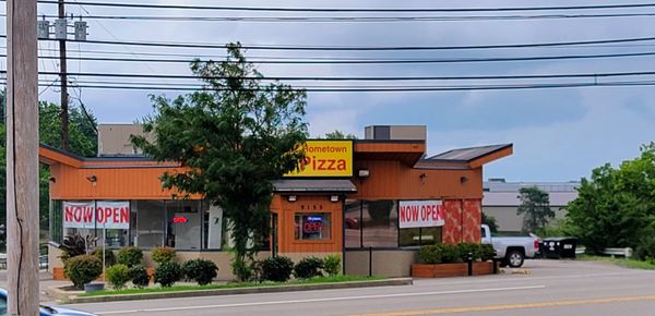 Original Hometown Pizza by null