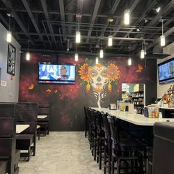 Federales Street Tacos - Dining area