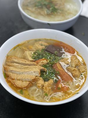 Tu Thanh by null