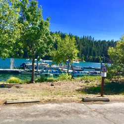 Burney Falls Camp Ground Store - Lake Britton boat rental.... we rented a patio boat for 4 hours $300 gas included... highly recommended