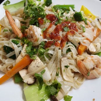 Pho Vina - Shrimp Chow Mein - Vietnamese Near Me - Pomona, California Pho Vina - Shrimp Chow Mein - Vietnamese Near Me - Pomona, California