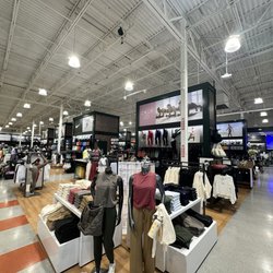 DICK'S Sporting Goods - calia